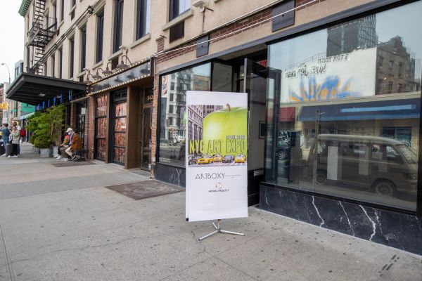artbox-schild-draussen-nyc2023-914489CF23-C2A1-3E1B-1C8B-85D577F5CF55.jpg